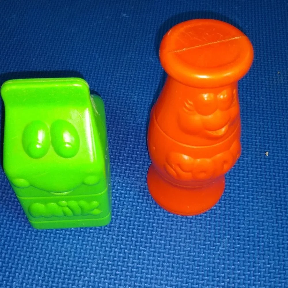 Vintage Fisher Price Milk & Soda bottles kitchen pretend play used